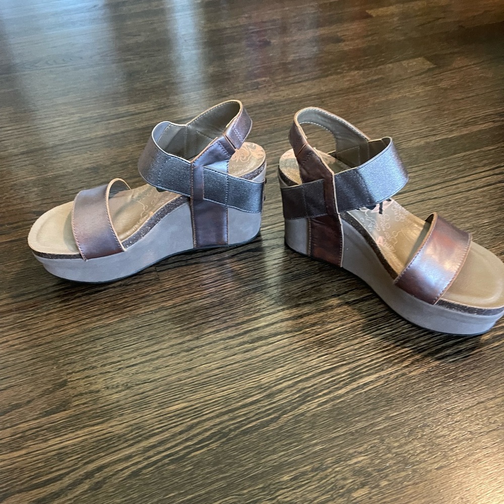 OTBT Bushnell Platform Wedge Sandals